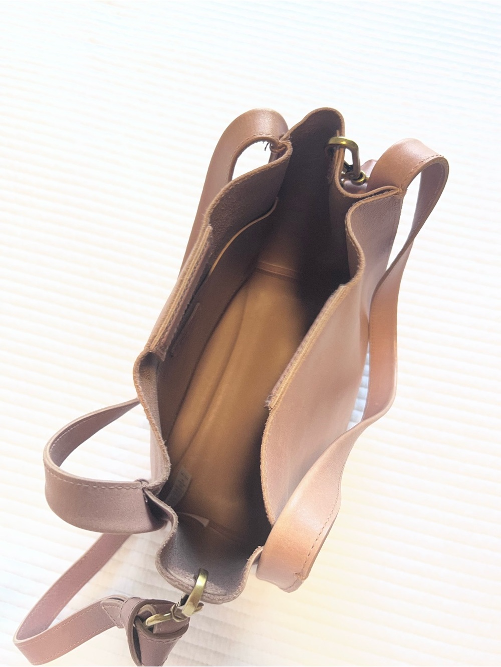 Madewell Sydney Shoulder Bag in Mauve - Picture 4 of 6